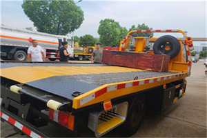 万盛区附近拖车电话号码服务